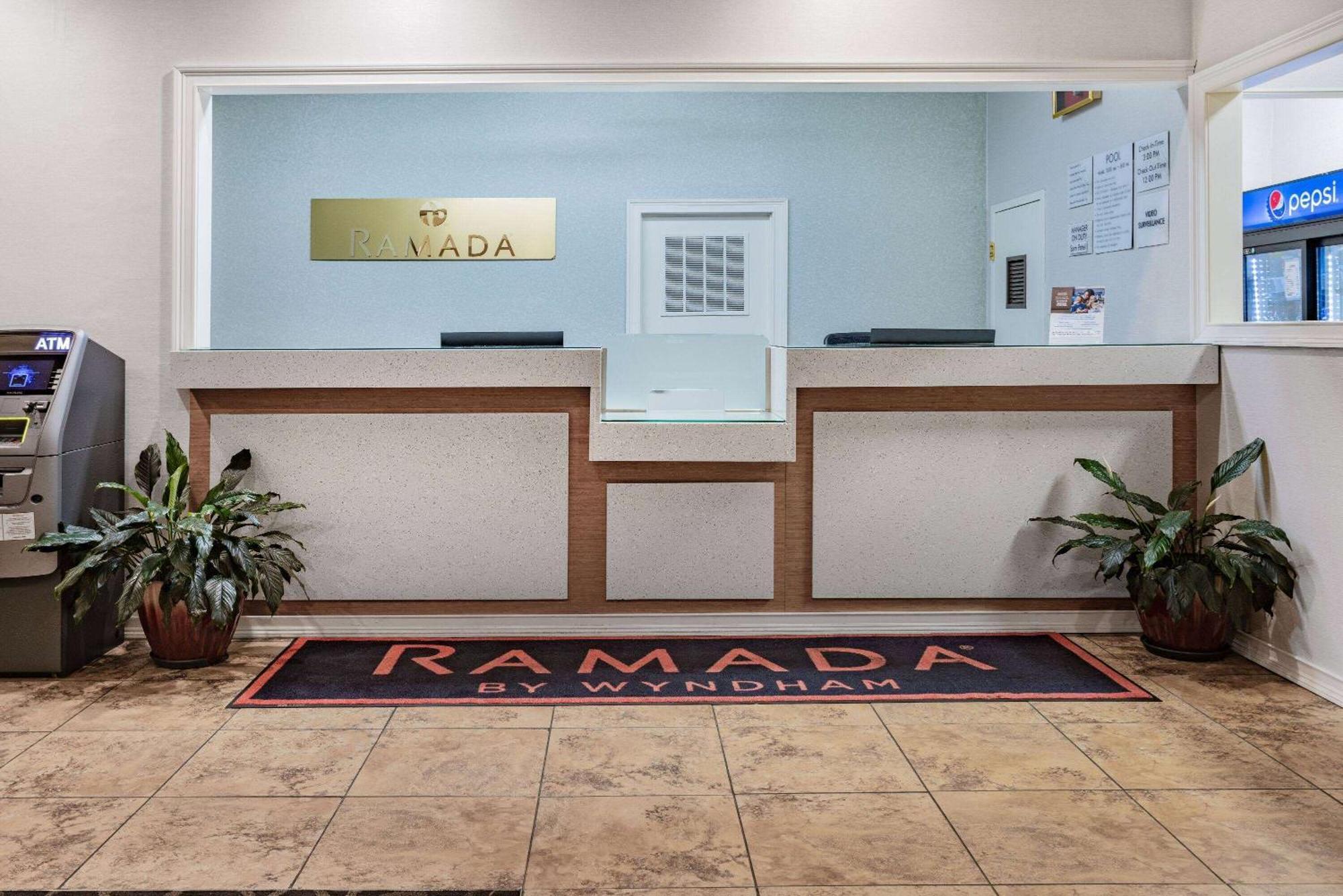 Ramada By Wyndham West Atlantic City Эгг-Харбор-Тауншип Экстерьер фото